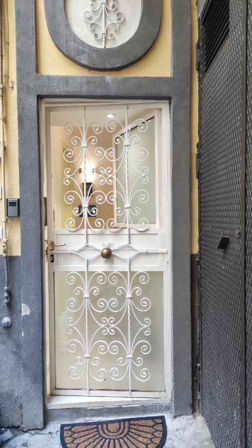 Piccola Maison Nel Centro Di Napoli Luaran gambar